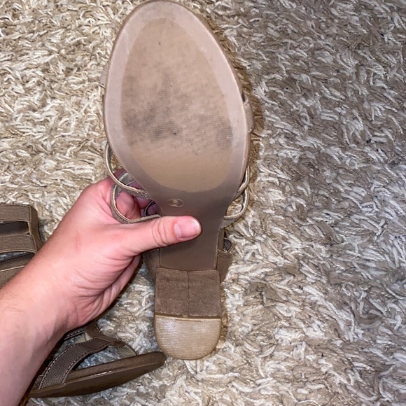 Windsor Store Block Heels - Picture 3 of 6